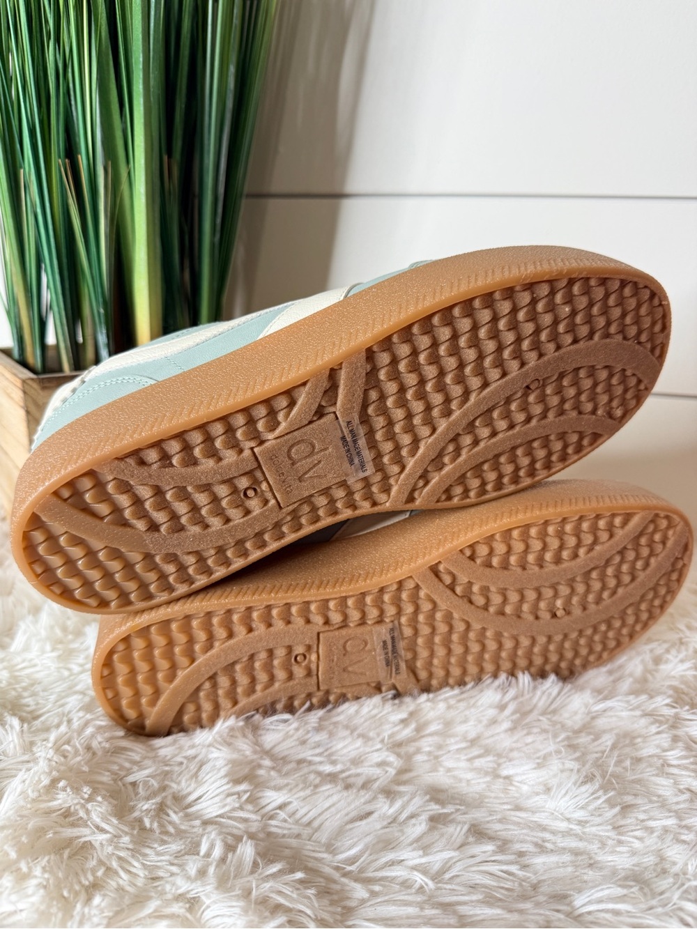 DV by Dolce Vita Russo Faux Leather Platform Retro Lace Up Sneakers Mint Size 8 - Picture 10 of 10